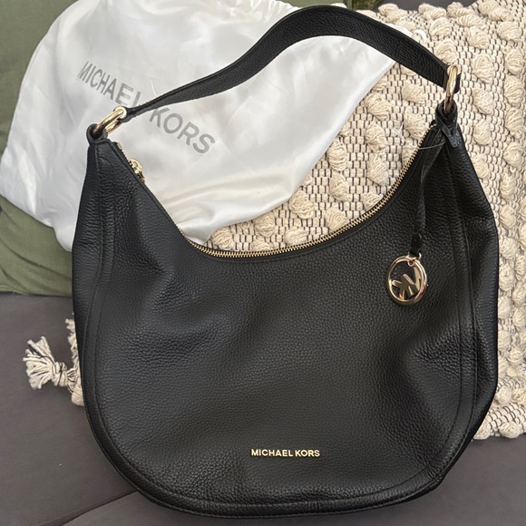 Michael Kors Handbags - Michael kors leathershoulder bag